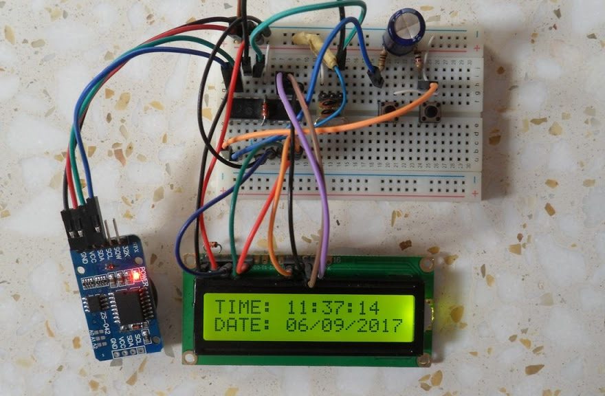 PIC16F84A DS3231 real time clock button circuit