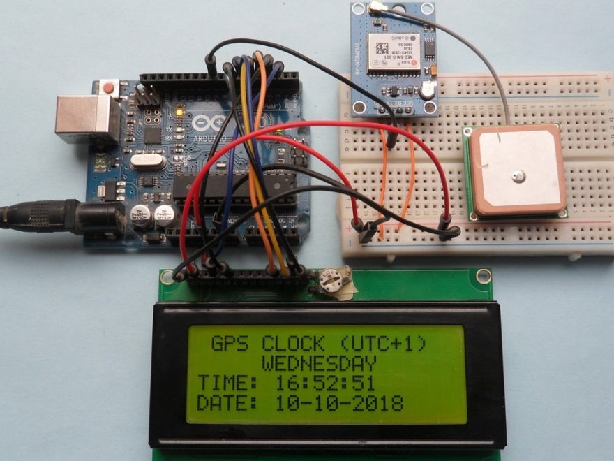 Arduino GPS clock with local time circuit