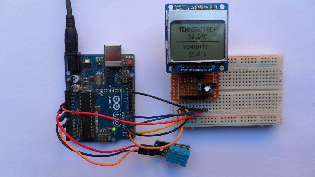 Interfacing Arduino with Nokia 5110 LCD and DHT11 sensor