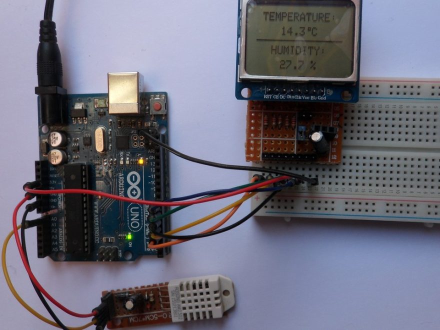 Arduino with Nokia 5110 LCD and DHT22 sensor