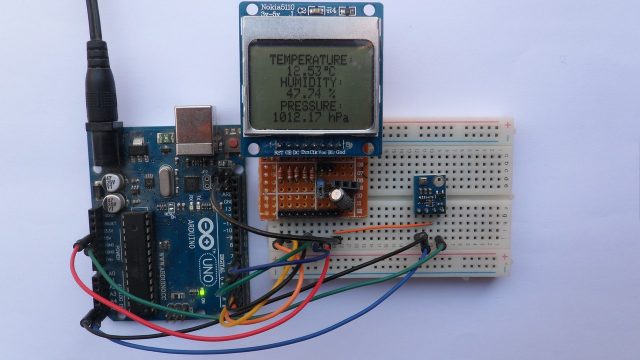 Arduino weather station using BME280 sensor NOKIA 5110 LCD