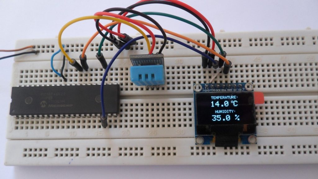 PIC18F46K22 with DHT11 sensor and SSD1306 OLED