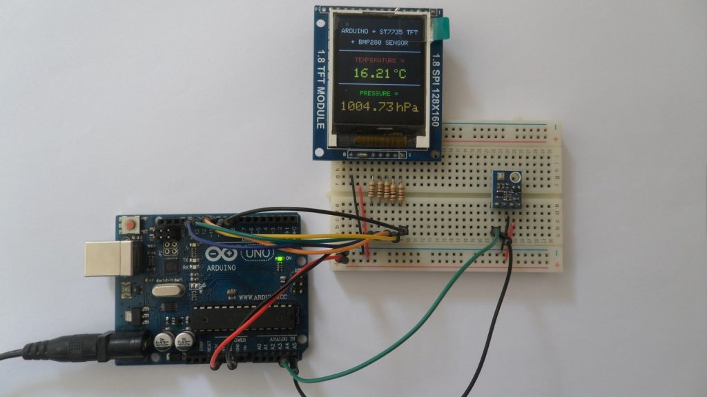 Arduino UNO with BMP280 sensor module and ST7735S TFT display