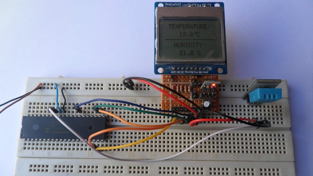 PIC18F46K22 with Nokia 5110 LCD and DHT11 sensor | mikroC Projects