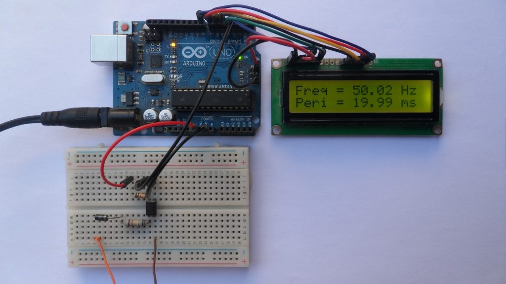 220/380V AC Frequency Meter with Arduino