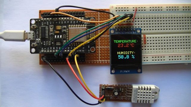 NodeMCU board with ST7789 TFT and DHT22 sensor