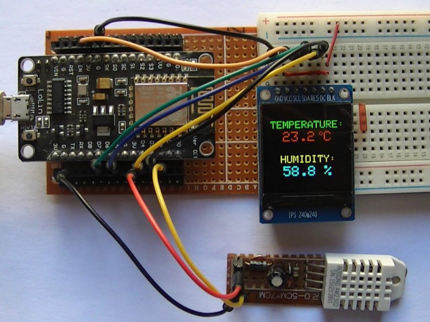 NodeMCU board with ST7789 TFT and DHT22 sensor